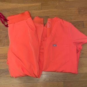Sunset orange Figs scrub set